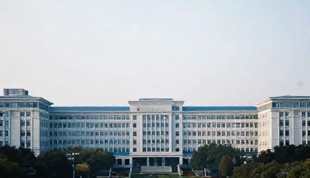 公司网站建设哪个好,企业信用名录查询如何助力商家入驻